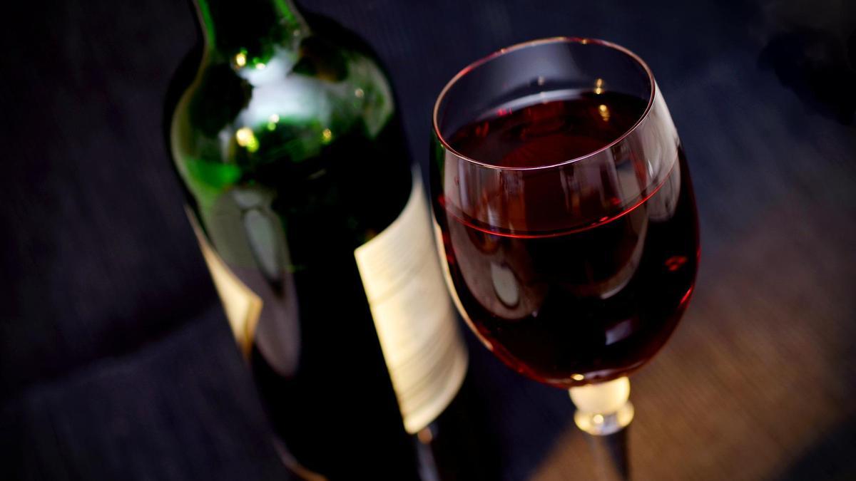 El vino tinto puede ser bueno para la salud, con moderación.