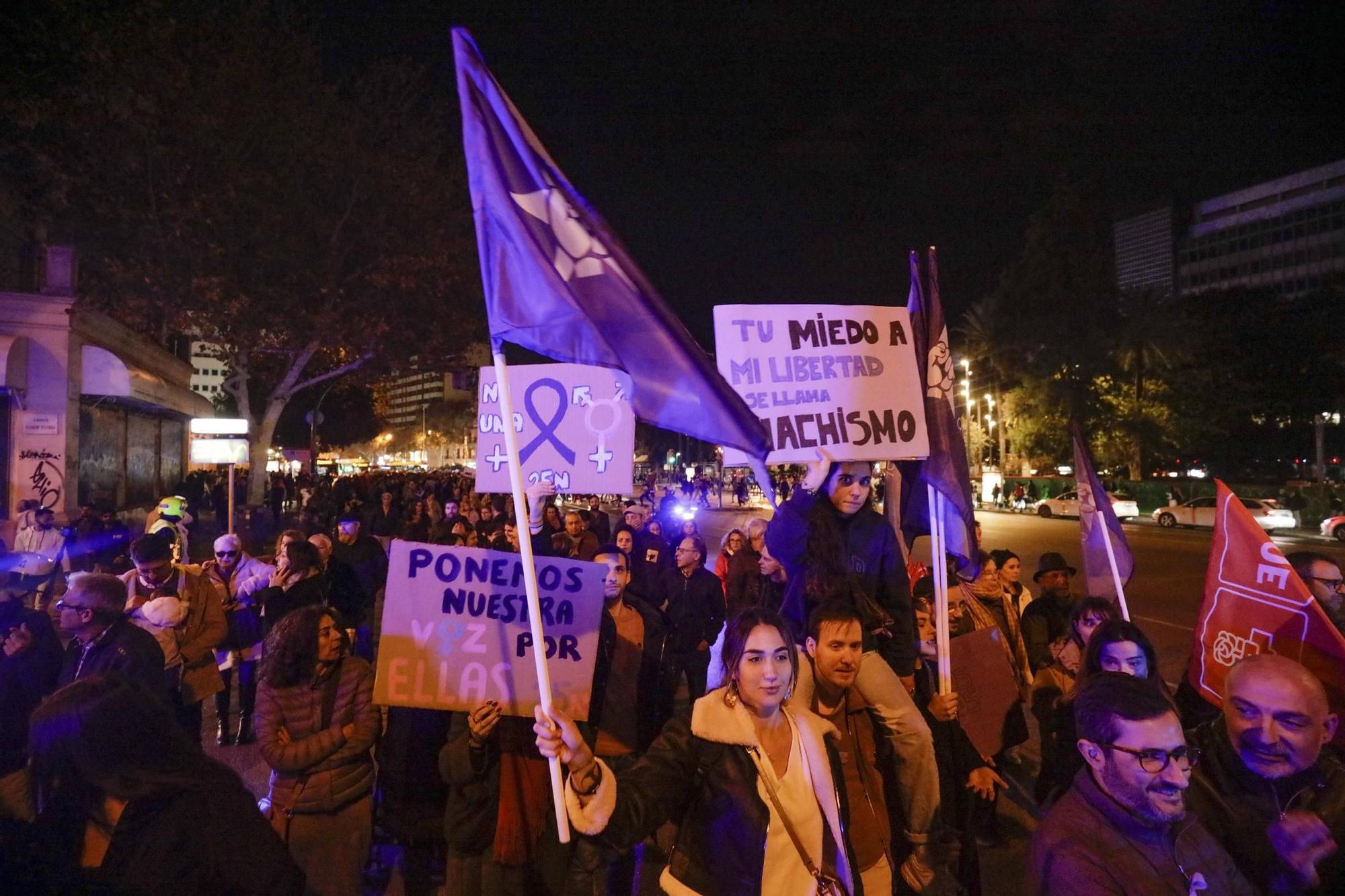 Manifestación 25N en Mallorca: Las feministas de Mallorca hacen suyo el «se ha acabado»