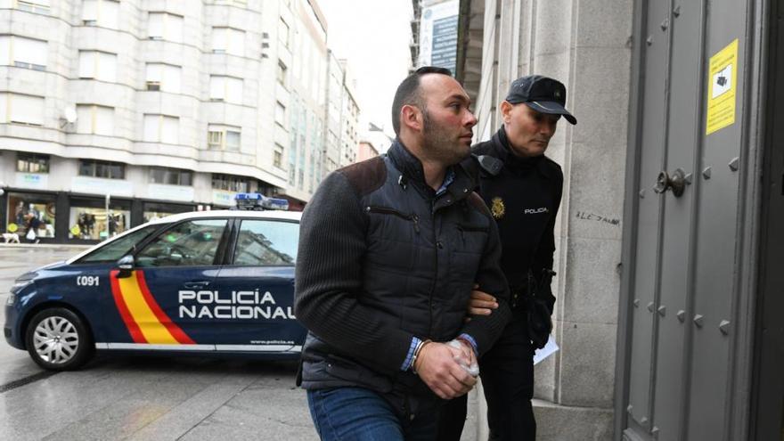 Los forenses creen que la víctima del crimen de Ponte Caldelas solo se defendió con un brazo