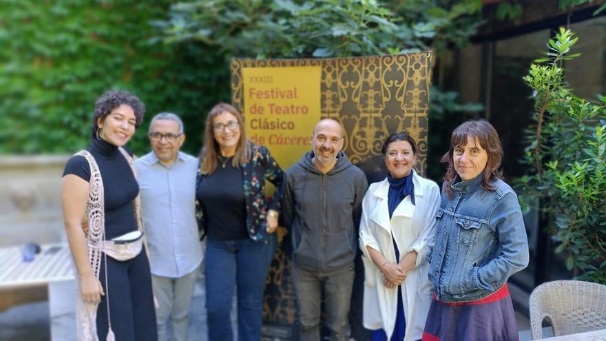 Mitos, comedia y teatro infantil ponen el broche final al Clásico de Cáceres