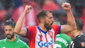 Stuani celebra la victoria del Girona sobre el Betis.