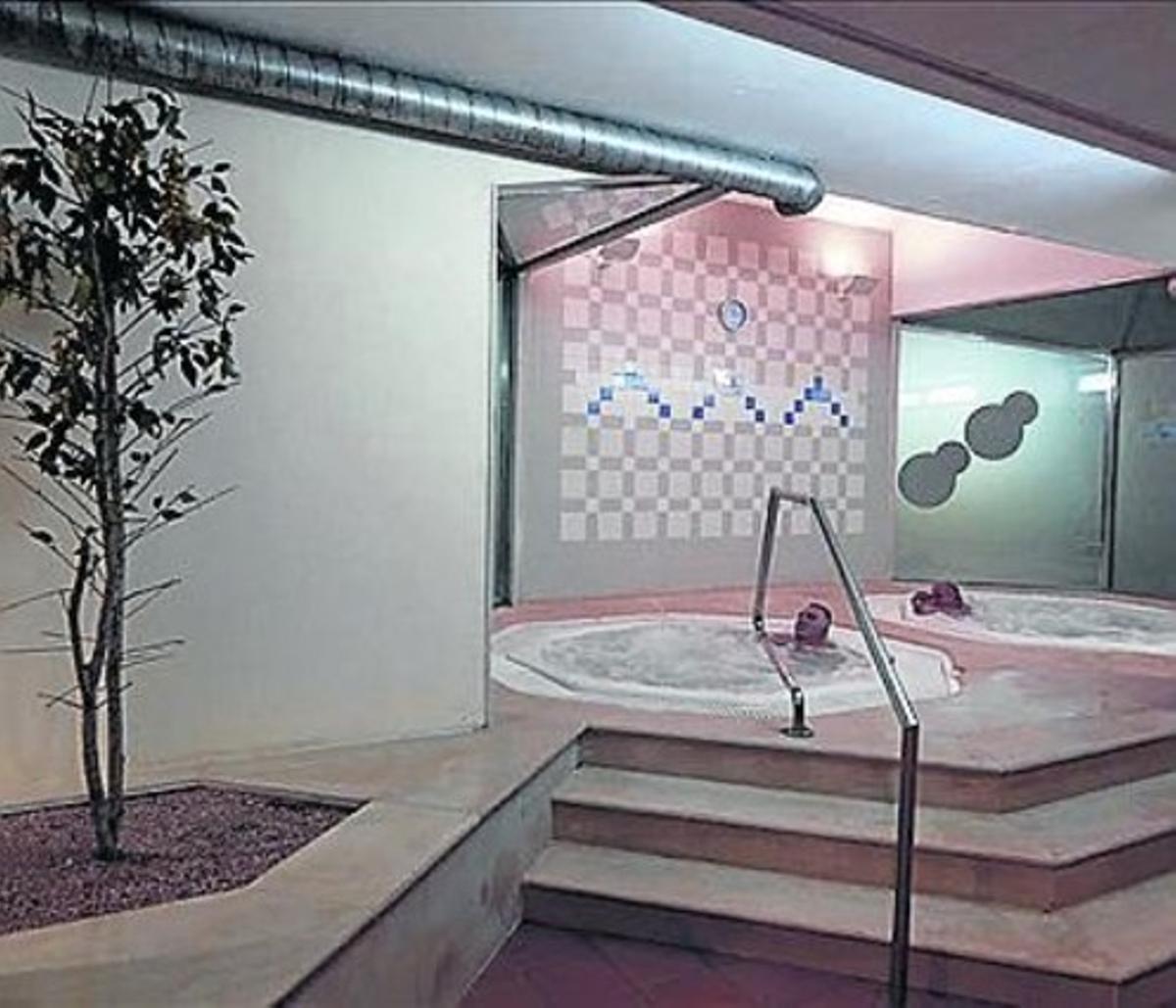 Espais <b>relaxants</b> Felicitat Sense tocar fons Massatges del món Dutxa tropical Rituals mil·lenaris Metge esportiu Pau interior Solàrium amb vistes Combatre lestrès Cinc sentits_MEDIA_1 Espais <b>relaxants</b> Felicitat Sense tocar fons Massatges del món Dutxa tropical Rituals mil·lenaris Metge esportiu Pau interior Solàrium amb vistes Combatre lestrès Cinc sentits_MEDIA_1
