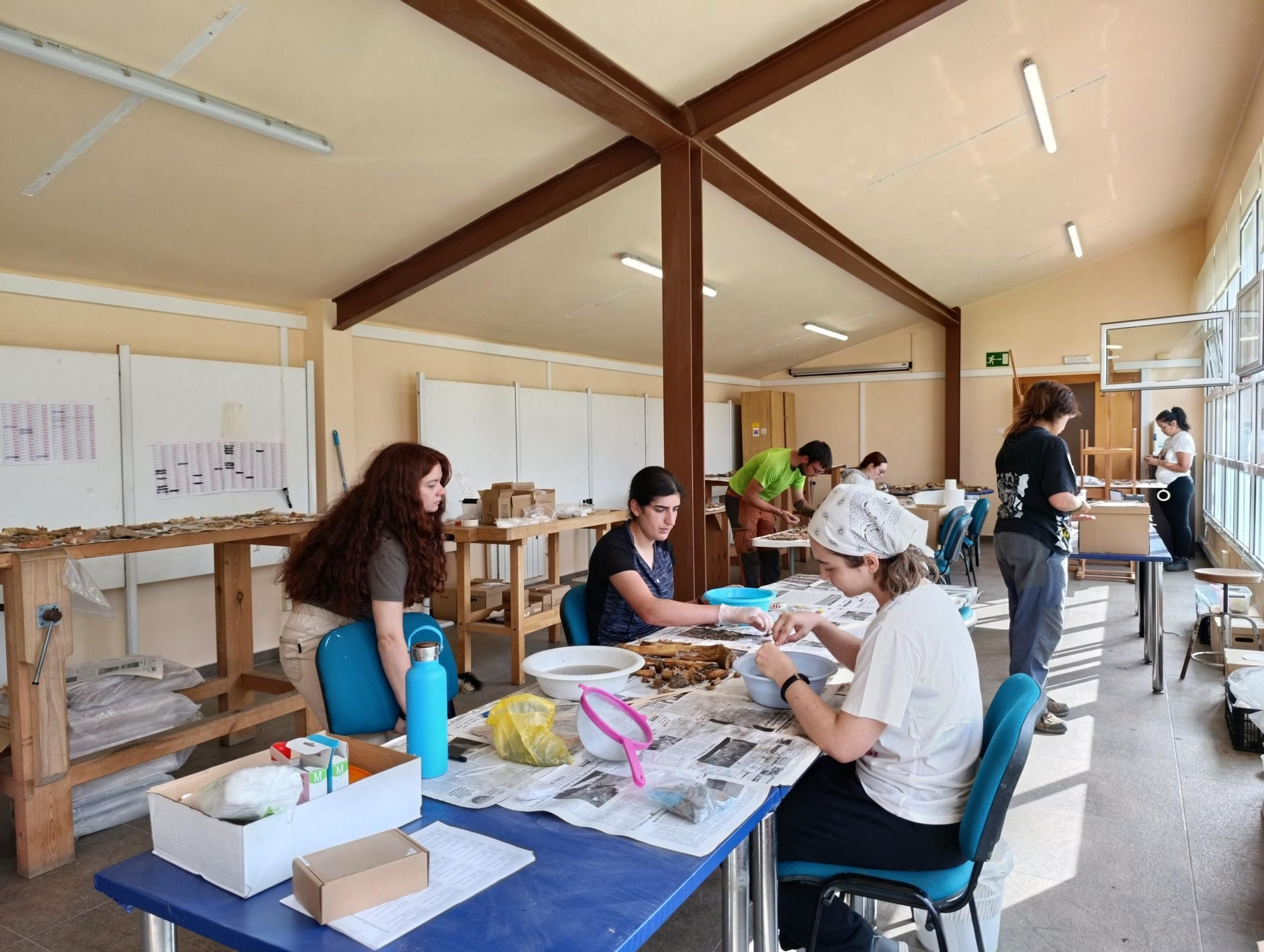 Así se trabaja en el laboratorio de "Lucus Asturum" en Villabona