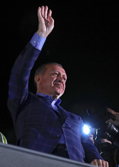 Erdogan gana el referéndun constitucional en Turquía