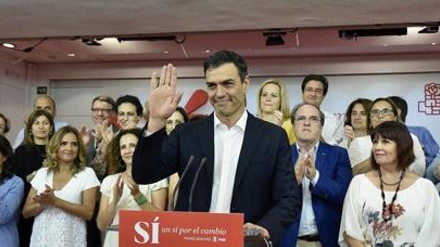 Sánchez diu &quot;no estar satisfet&quot; i culpa Iglesias del creixement del PP