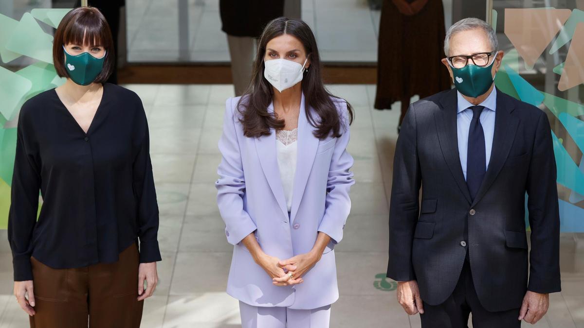 La reina Letizia interviene en un evento con motivo del Día Mundial de la Investigación en Cáncer.