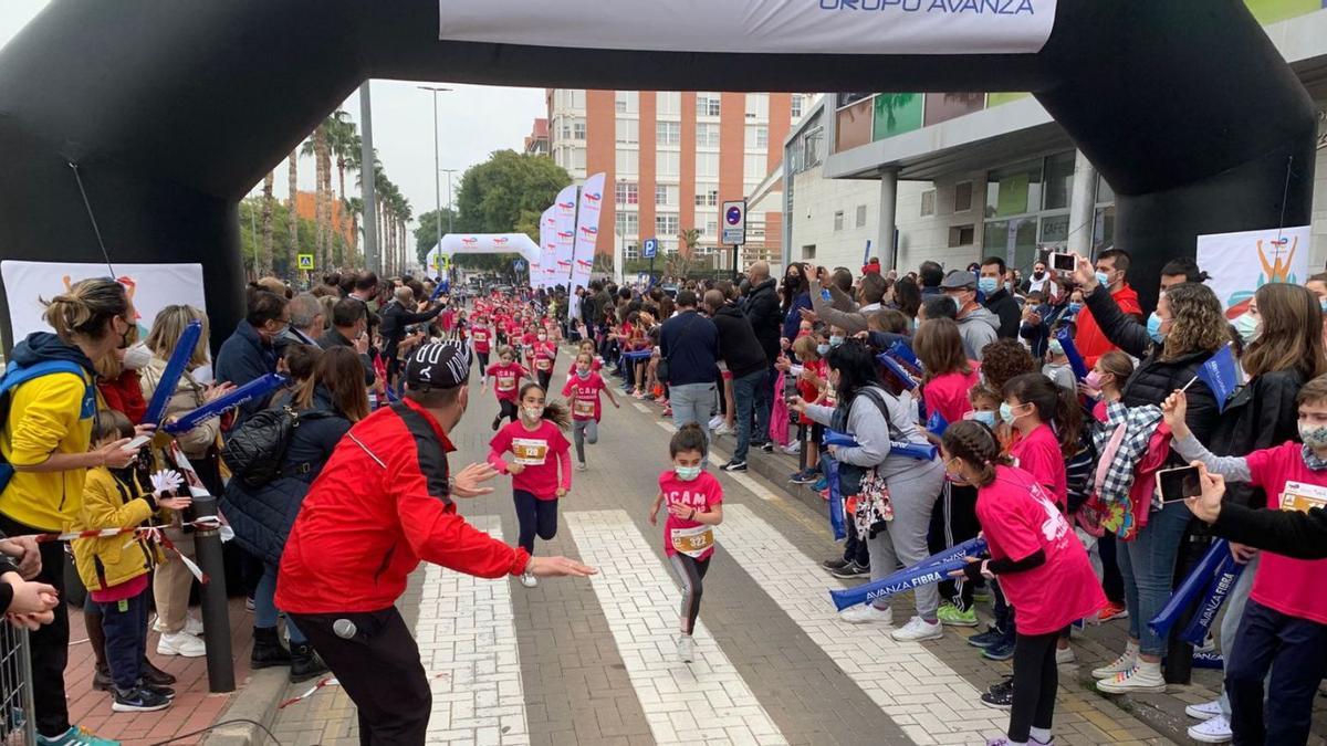 La MiniMaratón del pasado año con niños de todas las edades. | MURCIA CHALLENGE