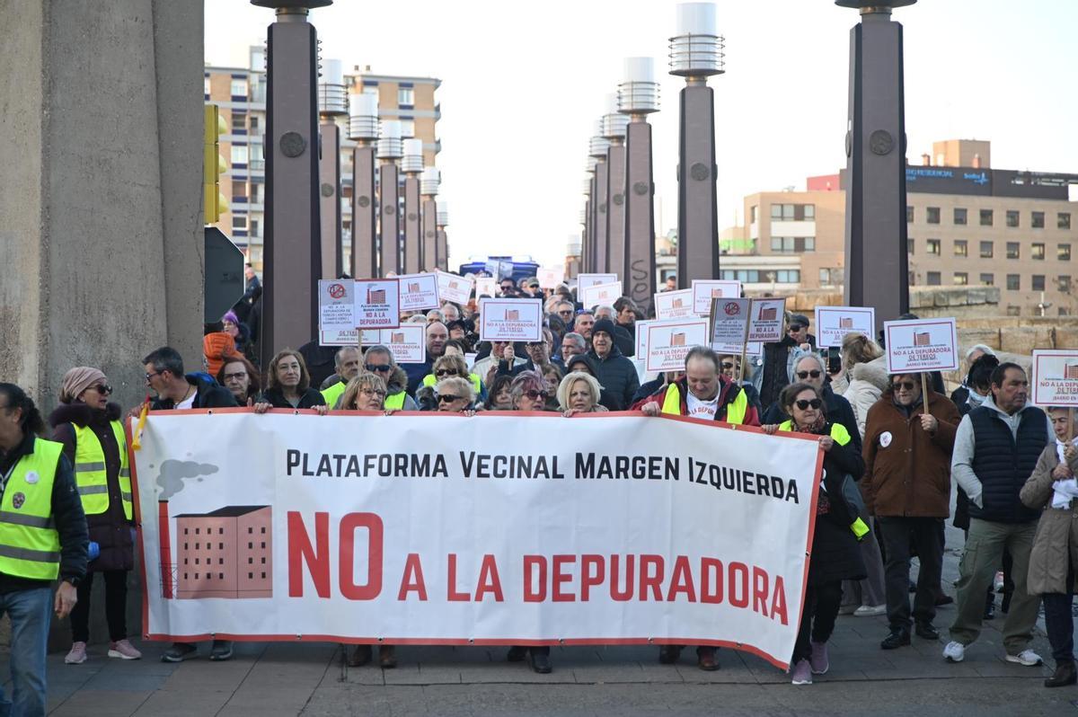 En imágenes | El Picarral se levanta contra la construcción de una depuradora en el barrio