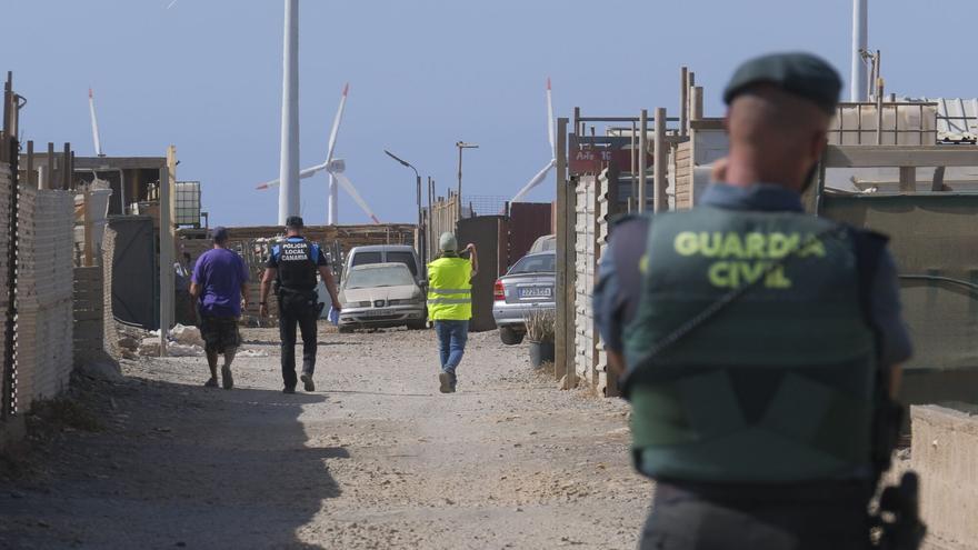 FOTOS GRAN CANARIA | Asentamiento ilegal de chabolas en Bahía de Formas, en el municipio de Santa Lucía de Tirajana FOTOS GRAN CANARIA | Asentamiento ilegal de chabolas en Bahía de Formas, en el municipio de Santa Lucía de Tirajana