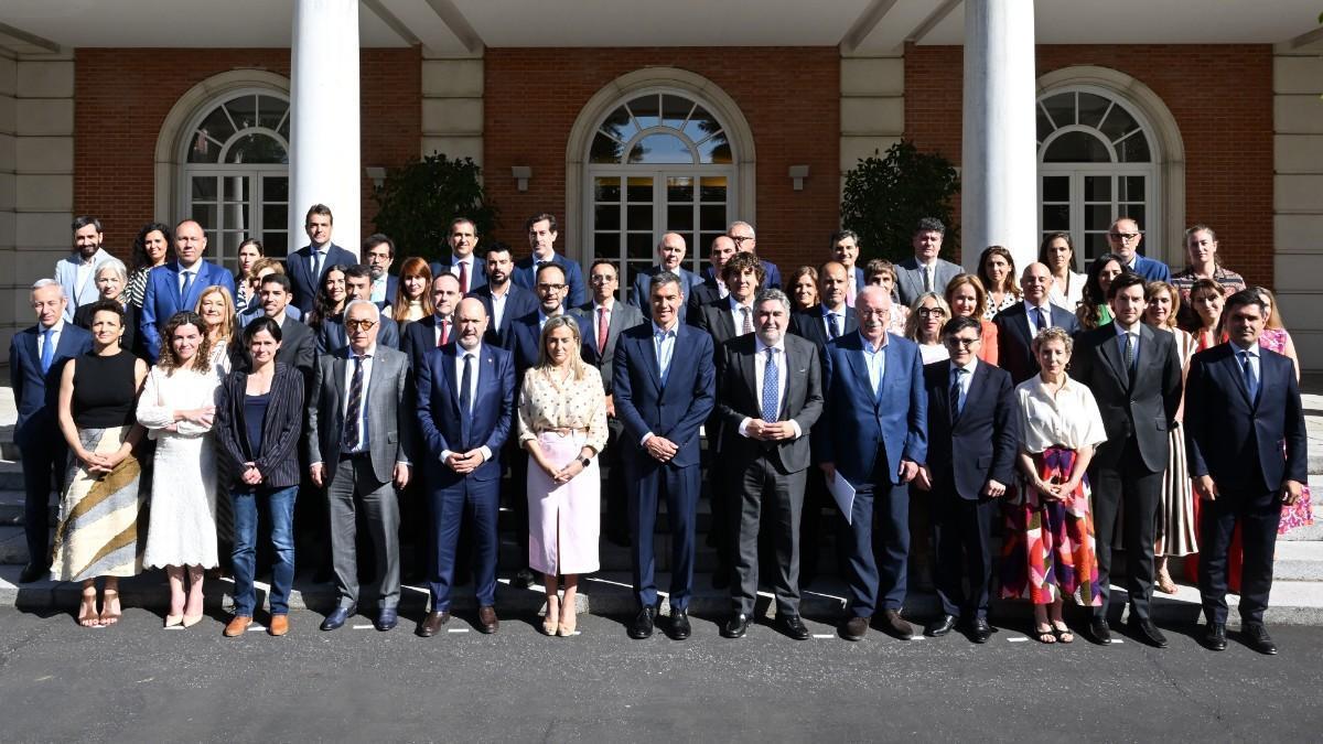 Louzán propondrá a FIFA una reunión con el Gobierno para comenzar la organización del Mundial 2030 tras reunirse con Pedro Sánchez