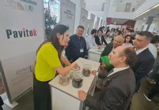 El campus universitario de Mieres exhibe su "conexión real" con las empresas y el mercado laboral: "Hay que seguir estrechando lazos"