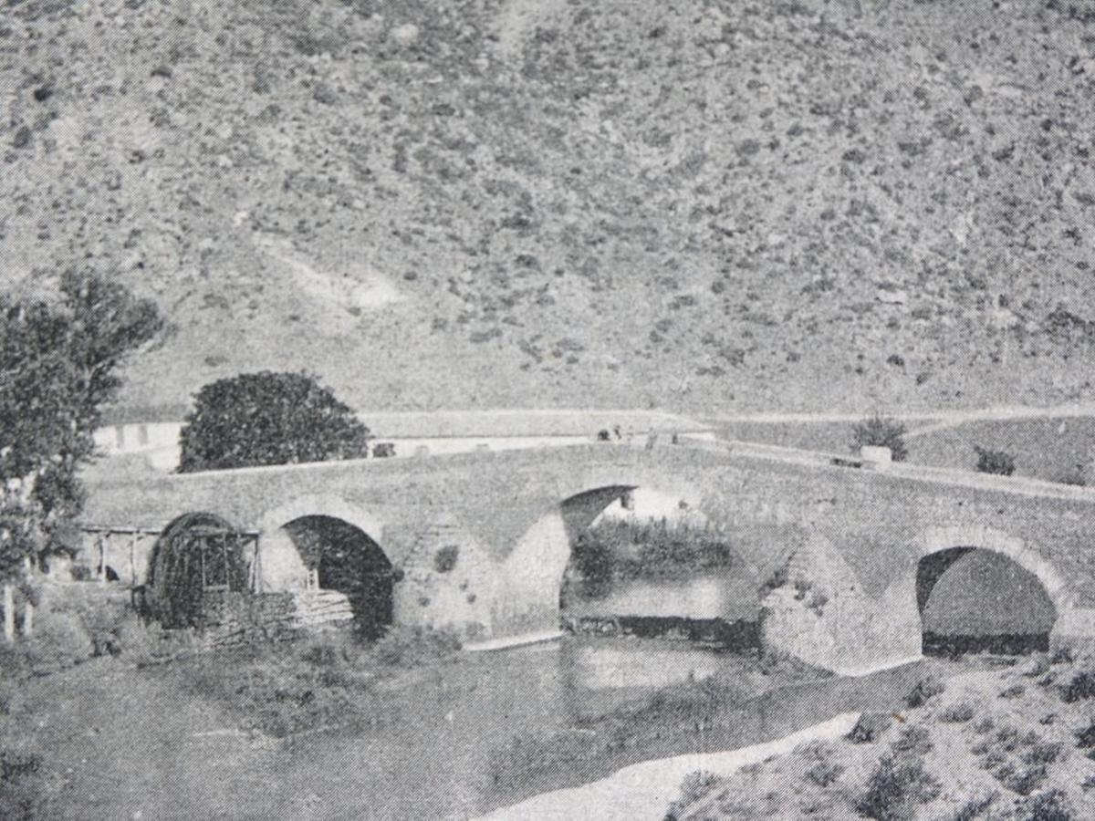 Antiguo puente del Pajazo, que estaba situado en el actual embalse de Contreras