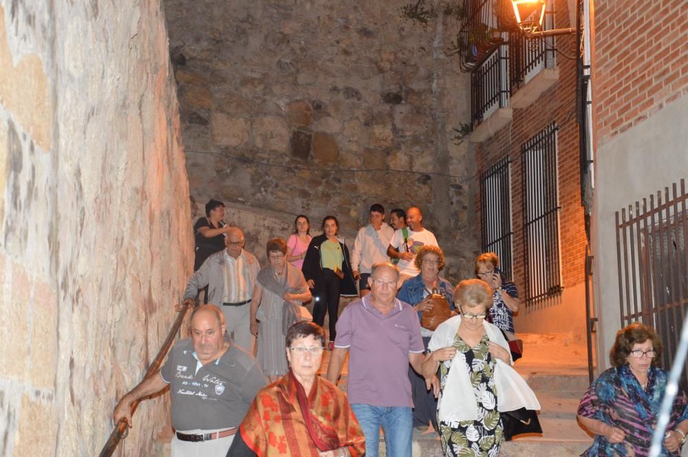 Romería nocturna del Niño de Mula