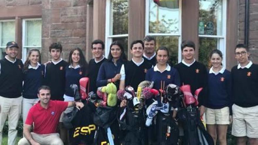 Imagen de los diez golfistas que han viajado a la concentración en Escocia.