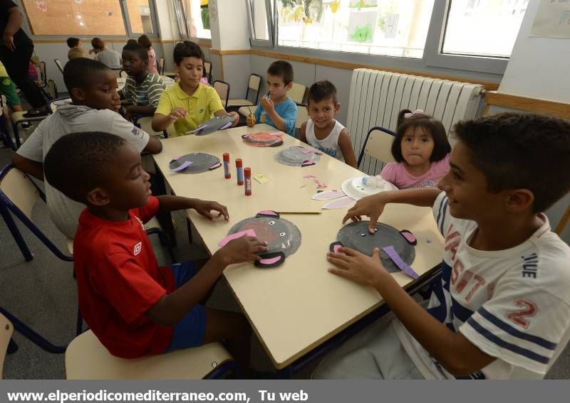 GALERÍA DE FOTOS - Decenas de niños disfrutan de la Escuela de Verano en el Estepar