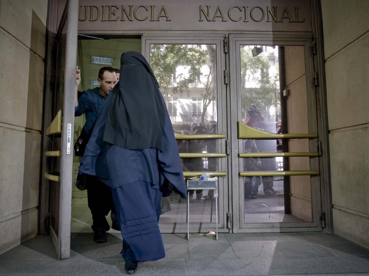 Una mujer con burka.