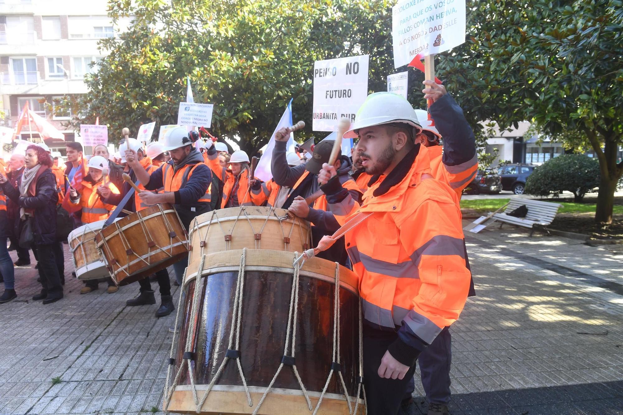 Protesta ante el Tribunal Superior de Xustiza por el cierre de la mina de Penouta, en Viana do Bolo