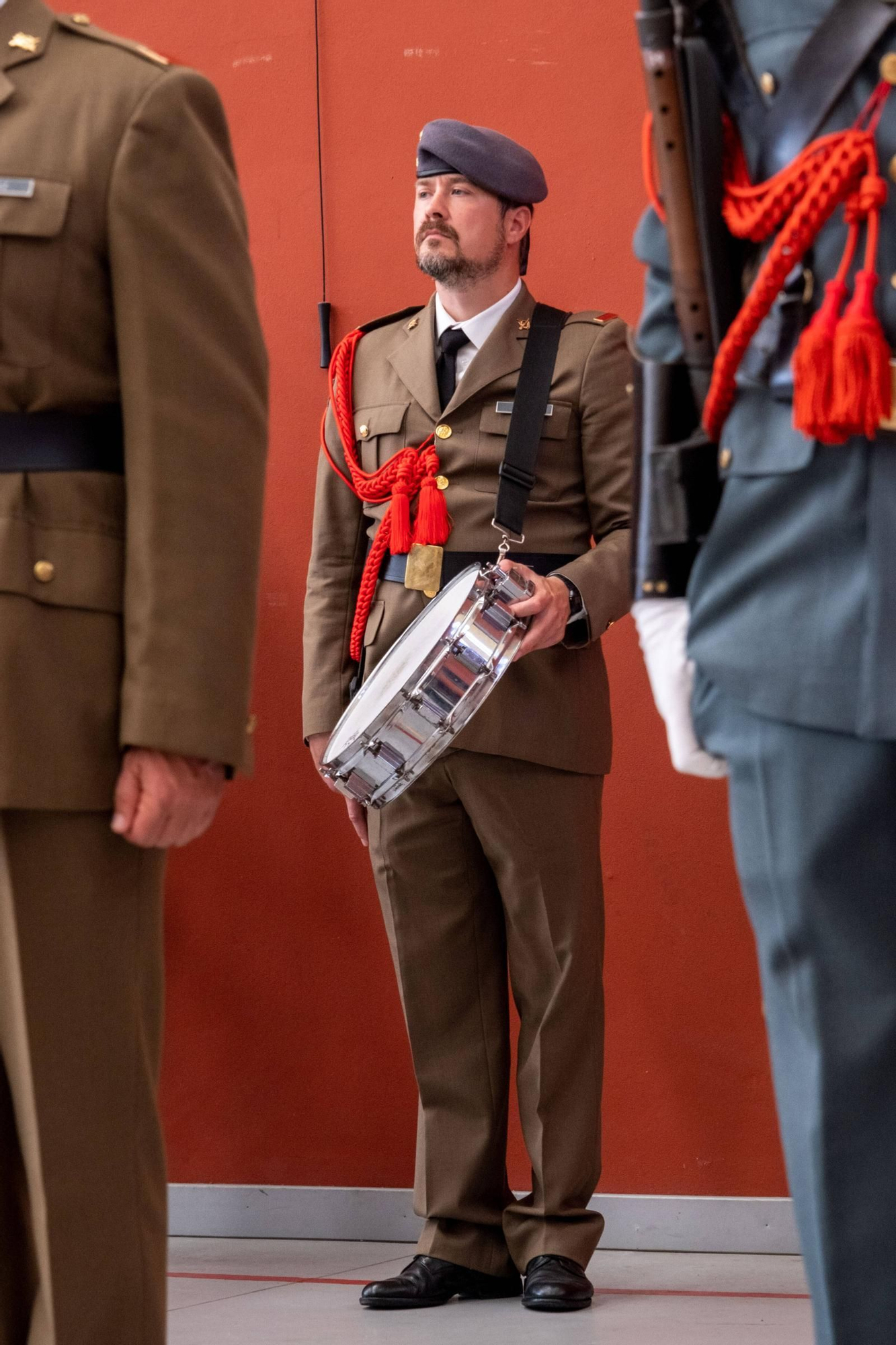 EN IMÁGENES: Así fueron los actos en Oviedo del 179 aniversario de la Guardia Civil