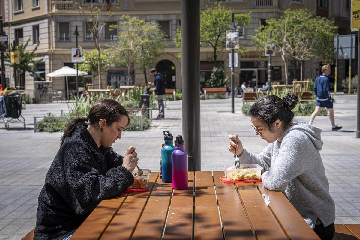 La hora del almuerzo en Borrell con Consell de Cent.