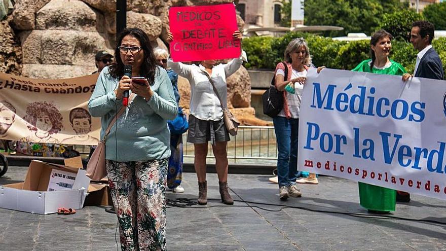 La doctora Marcela Rodríguez, en la protesta antivacunas.