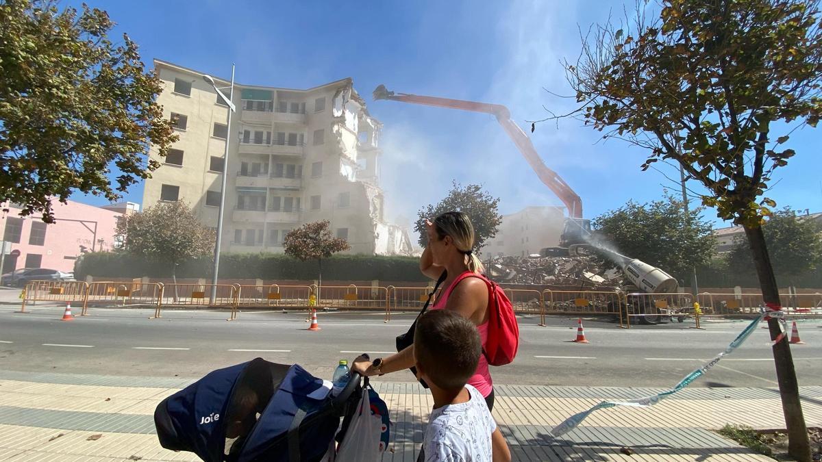 Comienza la demolición del cuartel de la Guardia Civil en Cartagena