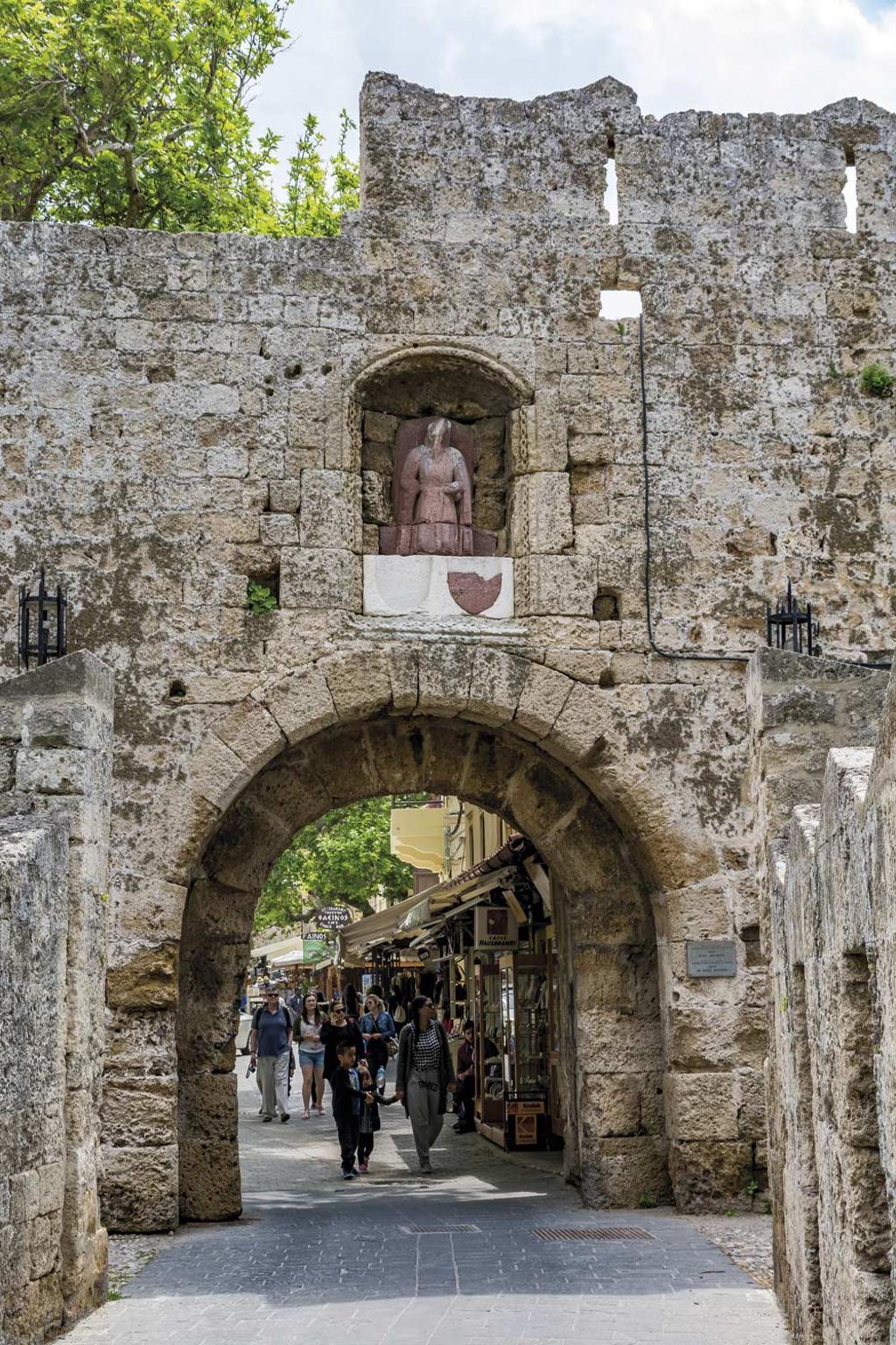 Puerta de San Antonio, en la ciudad vieja de Rodas. 