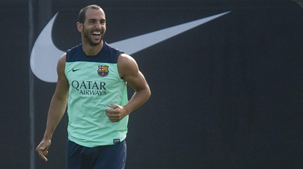 Martín Montoya, durant l’entrenament del Barça, aquest dijous. Martín Montoya, durant l’entrenament del Barça, aquest dijous.