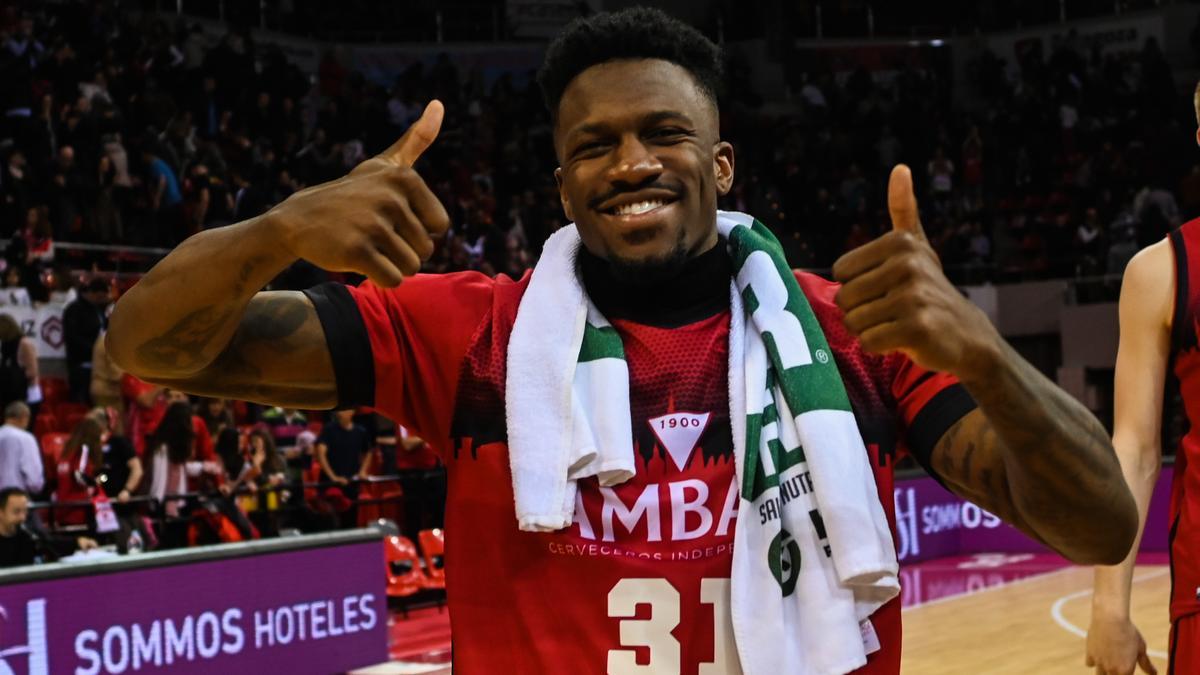 Dylan Ennis, feliz tras una victoria del Casademont Zaragoza en el Príncipe Felipe.