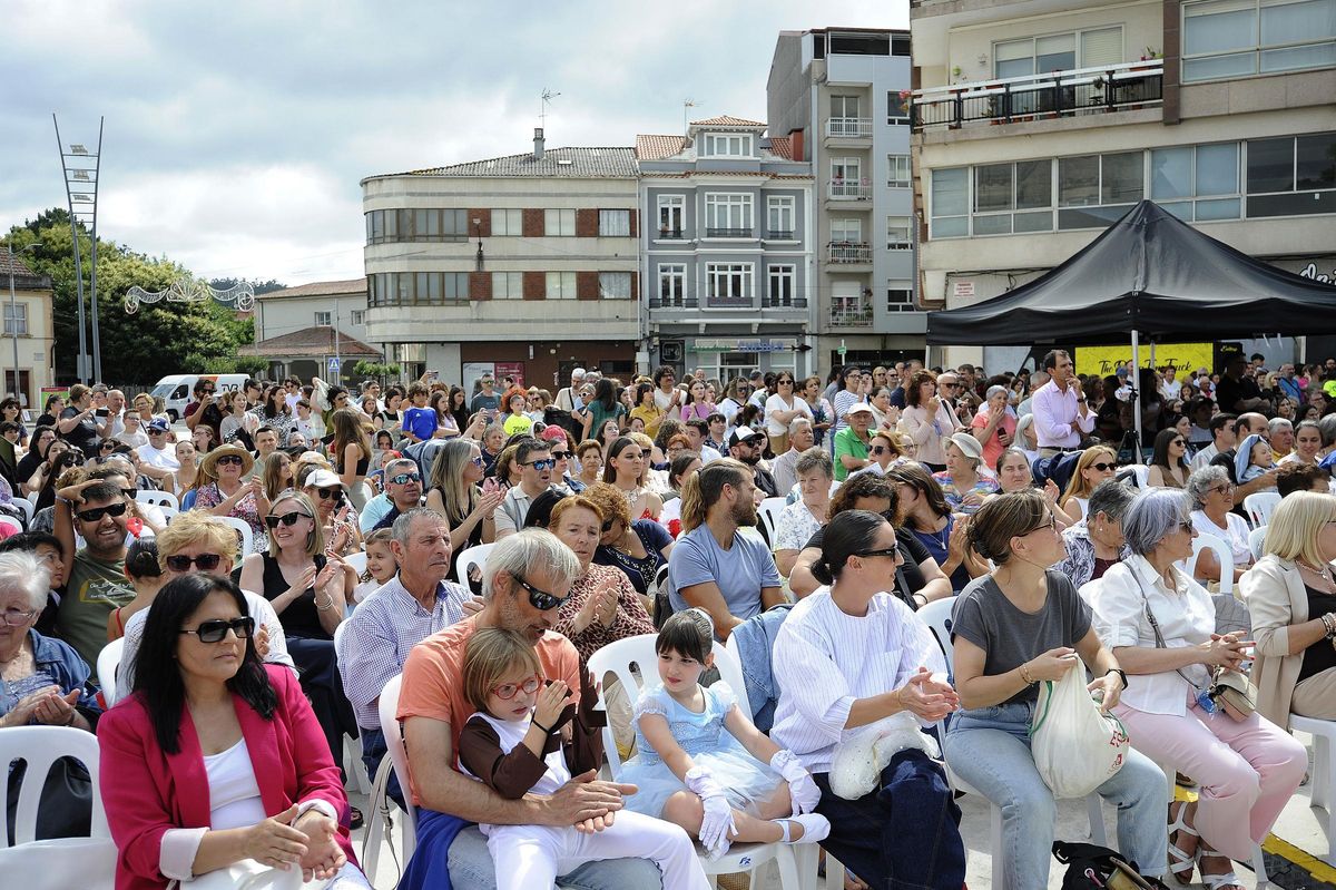Asistentes a las exhibiciones de danza de la tarde. | Bernabé/Javier Lalín