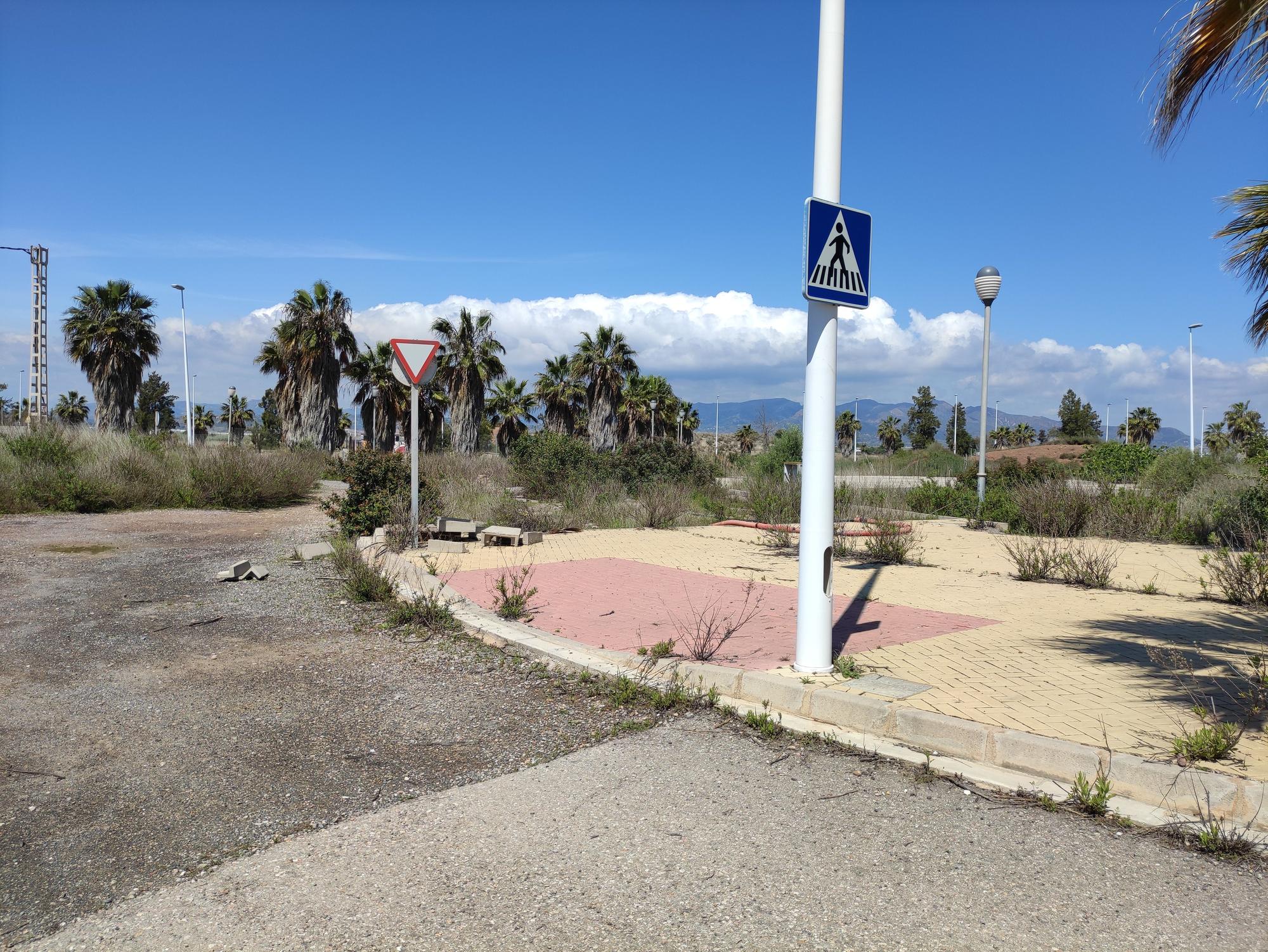 El PAI Belcaire Sur de Moncofa, una urbanización abandonada y habitada solo por la maleza