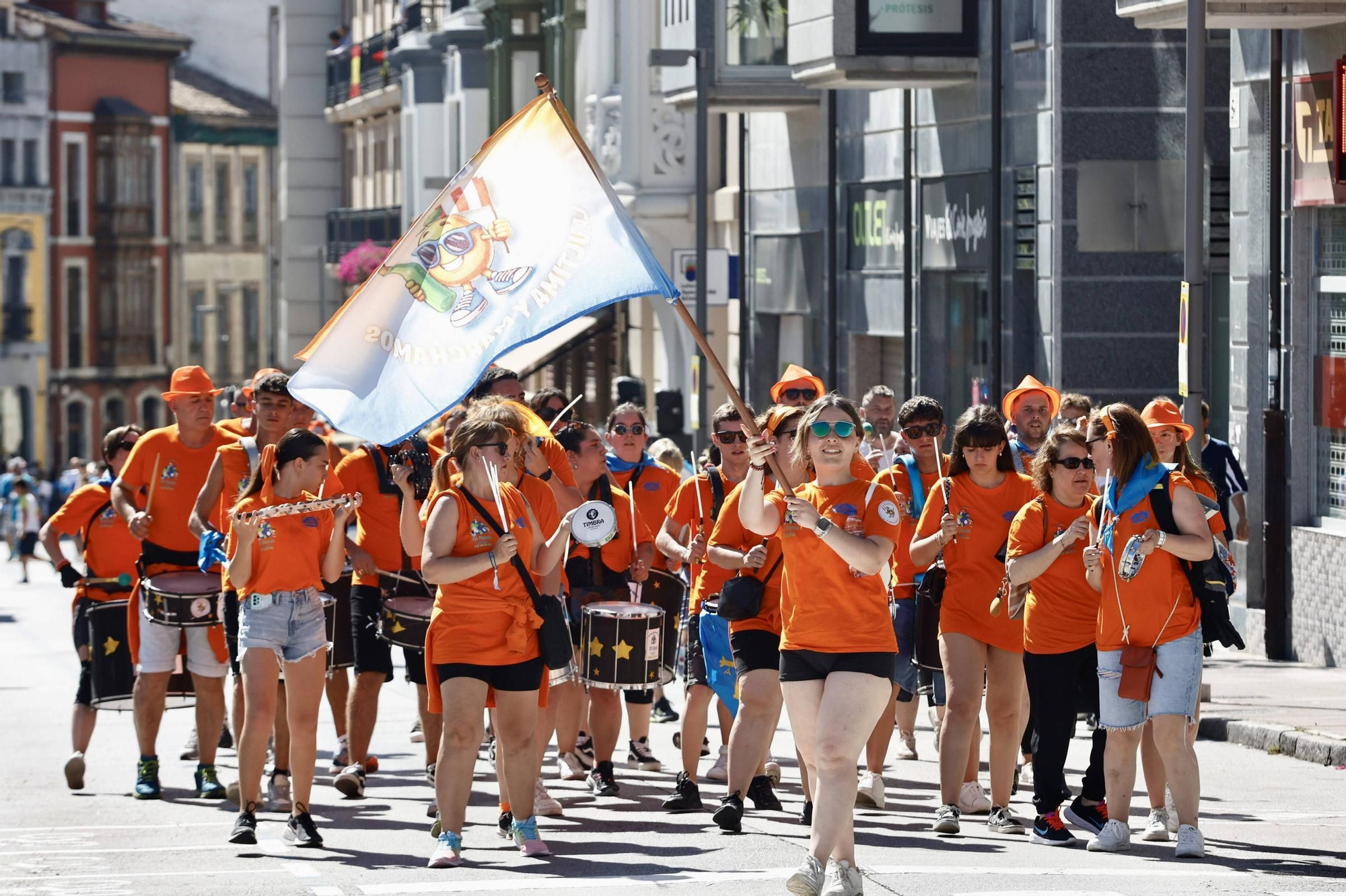 EN IMÁGENES: así ha arrancado el Carmín de la Pola 