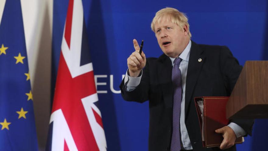 Johnson trata de que el Parlamento Británico acepte su acuerdo para el Brexit