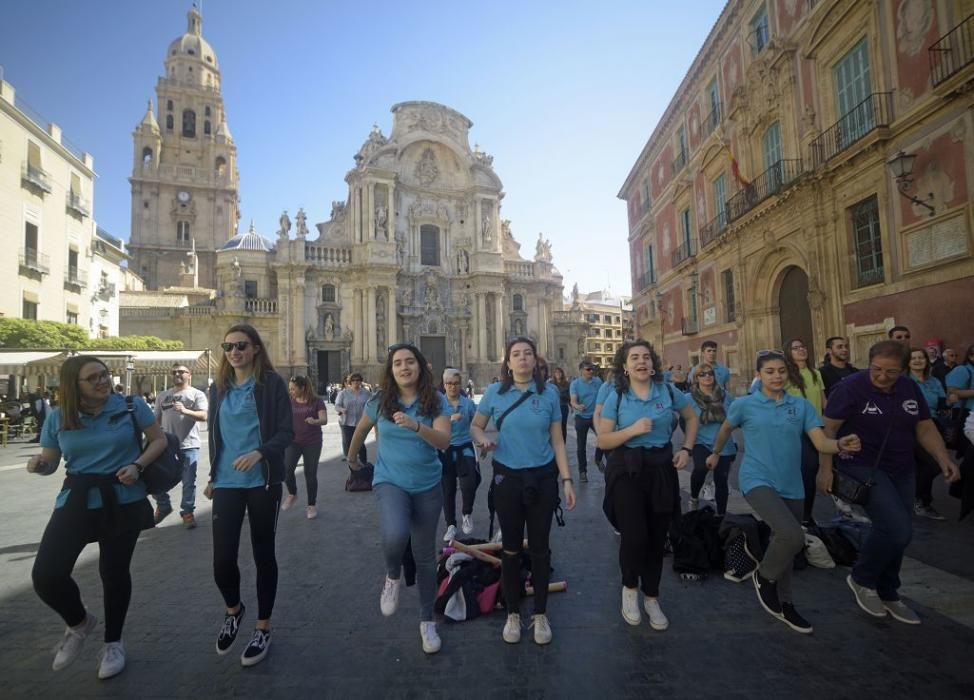 Flashmob en Belluga al ritmo de Abba