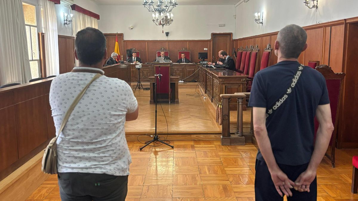 Los dos condenados por tráfico de droga durante la vista en la que se ha acordado la conformidad para evitar entrar en prisión.