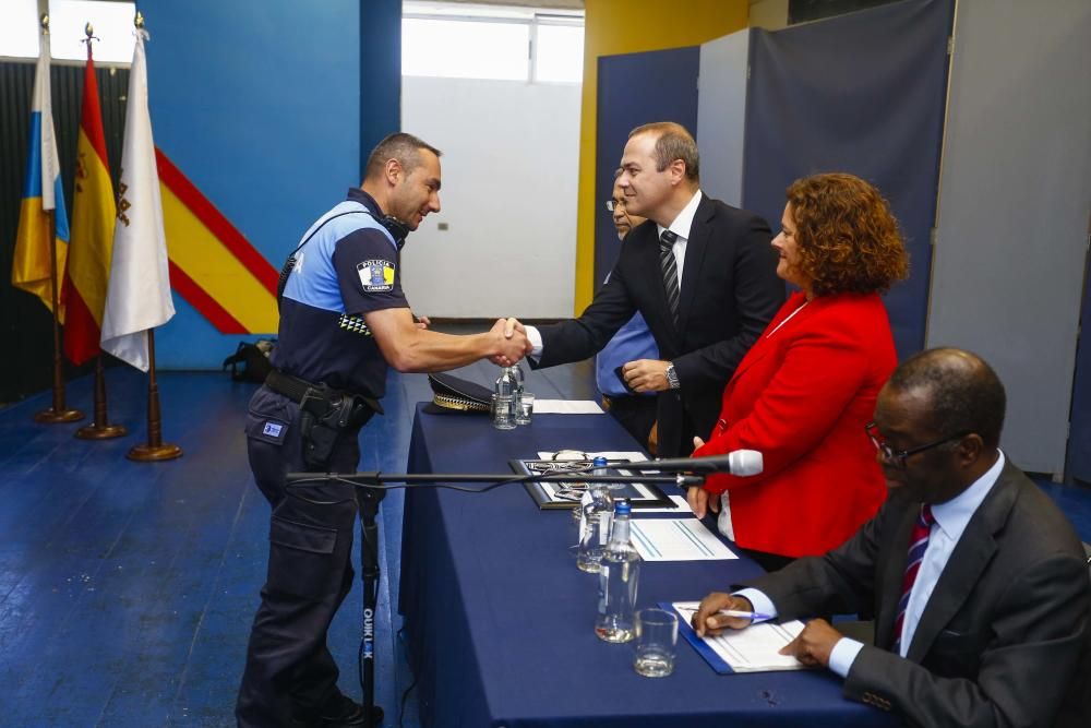 Augusto Hidalgo da la bienvenida a 19 nuevos policías locales