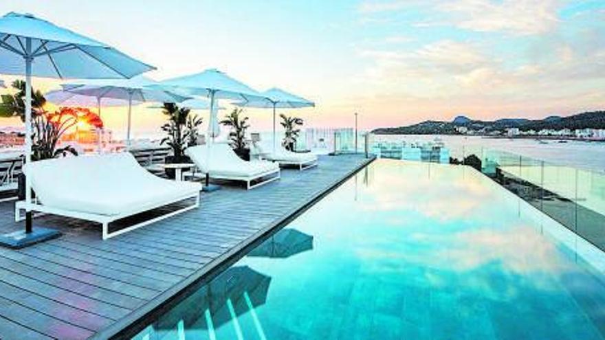 Coctelería de altura con vistas a la puesta de sol | INNSIDE BY MELIÁ IBIZA