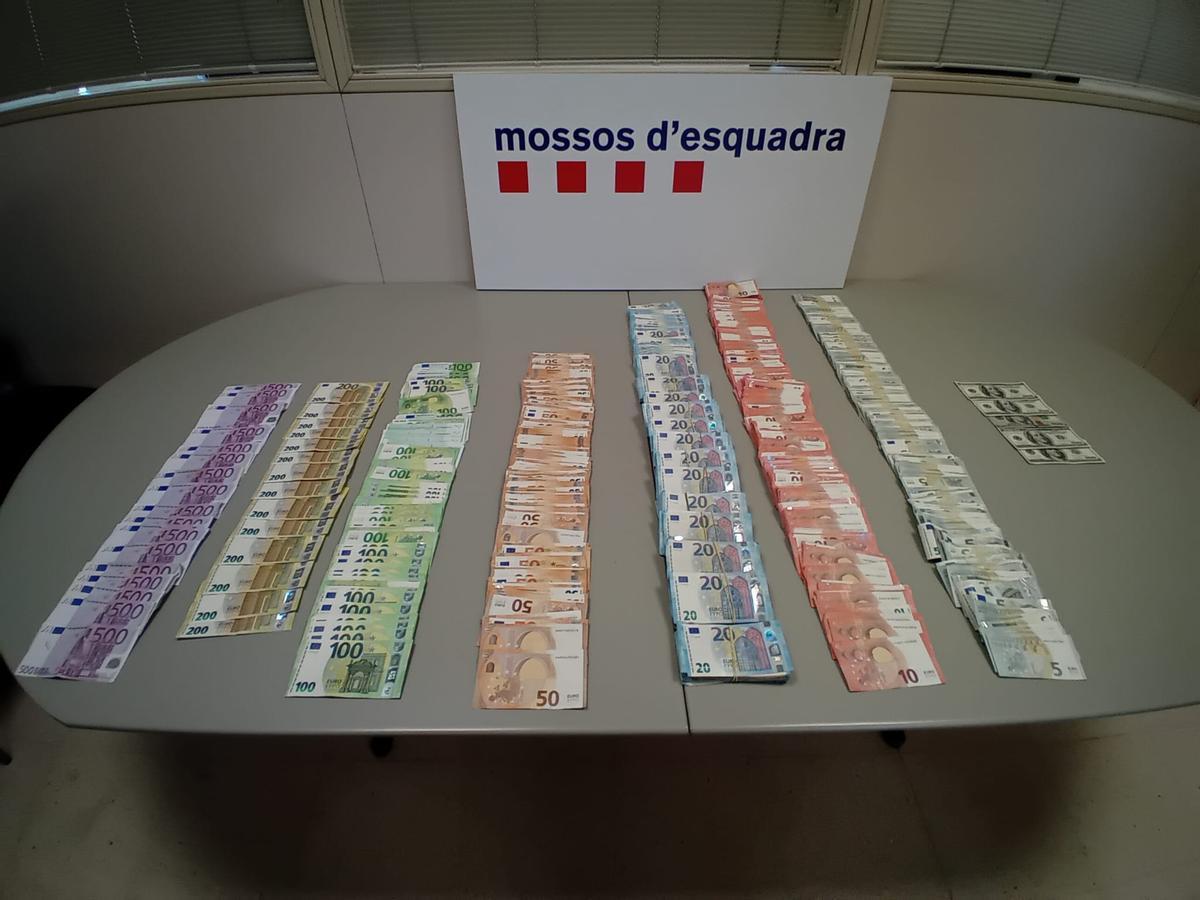 El diners requisats a Lloret pels Mossos.
