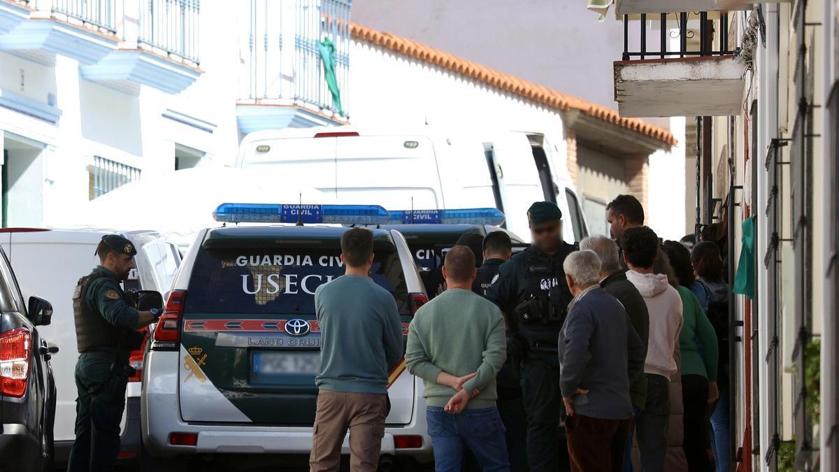 El marido de Francisca Cadenas ve un «fallo» de la Guardia Civil al inspeccionar la casa de los detenidos con poca luz