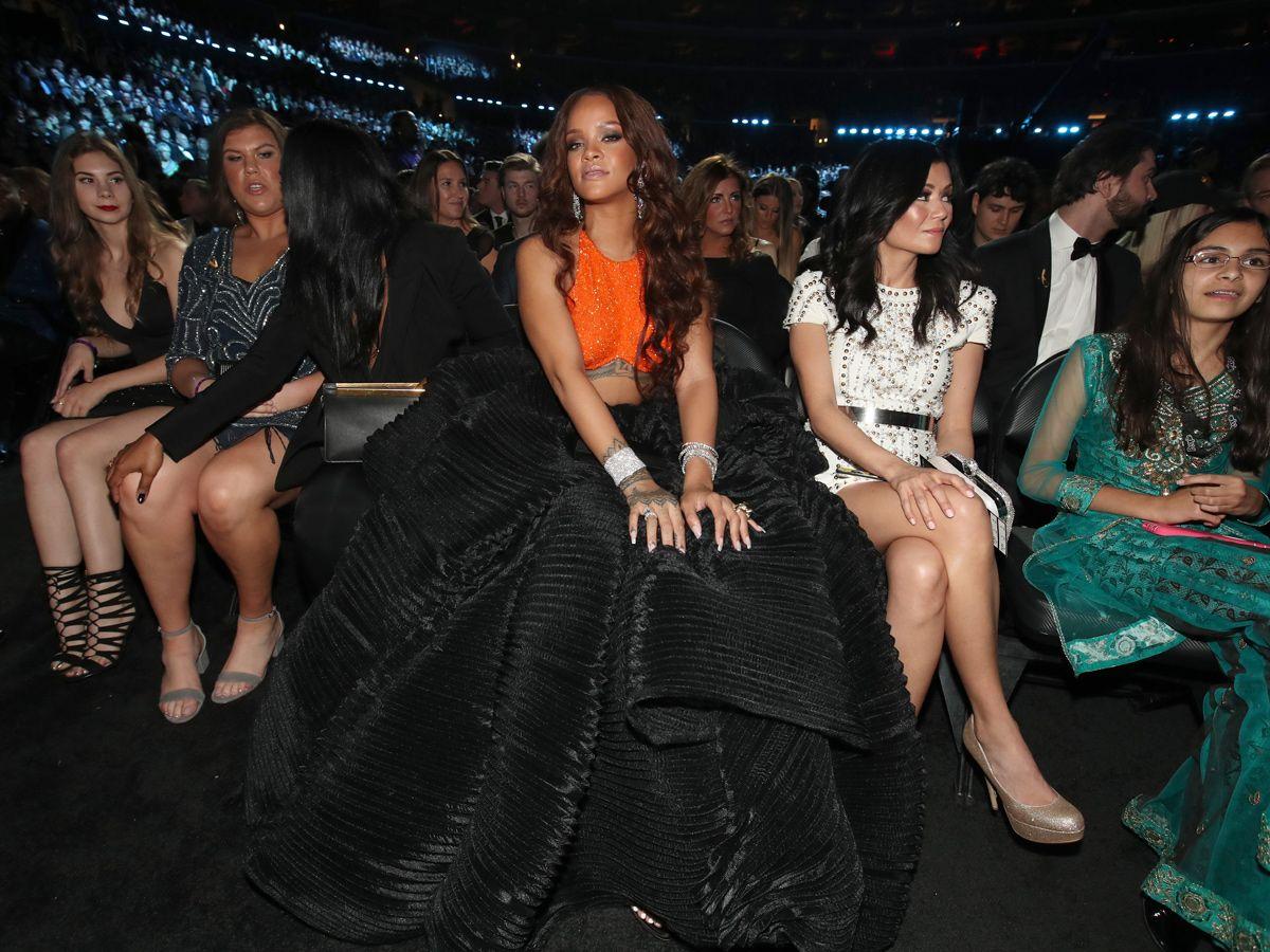 Premios Grammy, Rihanna entre el público