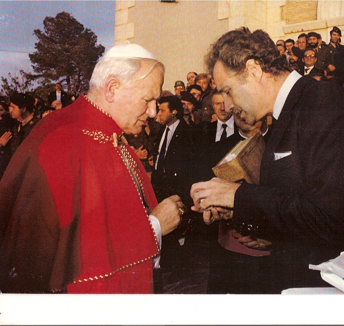 Así fueron las visitas de los Reyes y del Papa tras la Pantanada de 1982