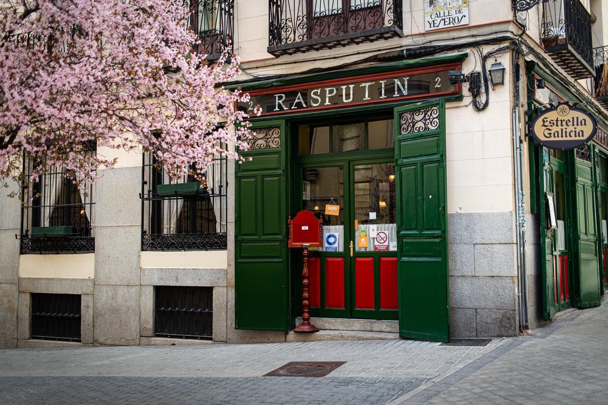 Entrada al restaurante Rasputin, en La Latina