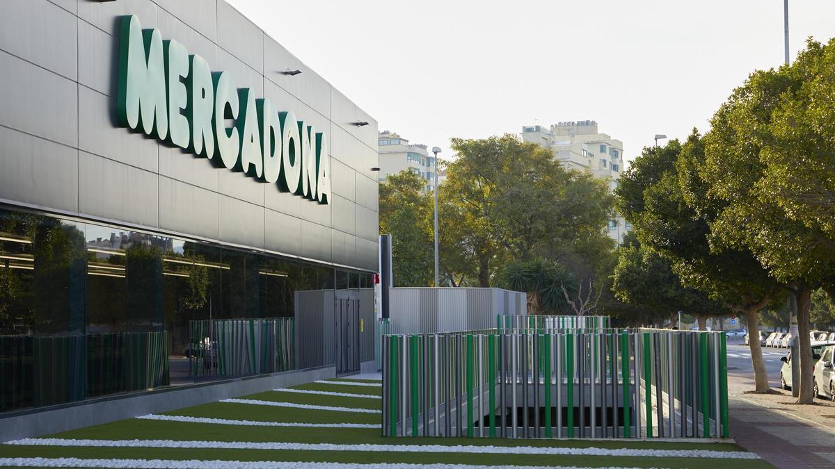 La conversión de las instalaciones de Mercadona supone, además de mejoras estéticas, ergonómicas y de   accesibilidad, un ahorro del 40% de consumo energético respecto a las tiendas tradicionales.