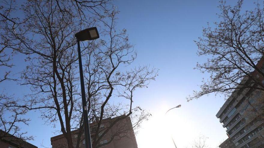 Zaragoza solo ha sustituido el 4% de sus 85.000 farolas por luces led