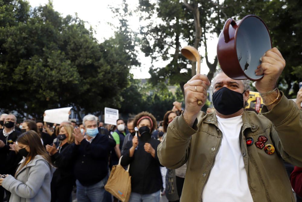 Protesta de la hostelería malagueña por las nuevas restricciones 'Sin ayudas nos arruinan"