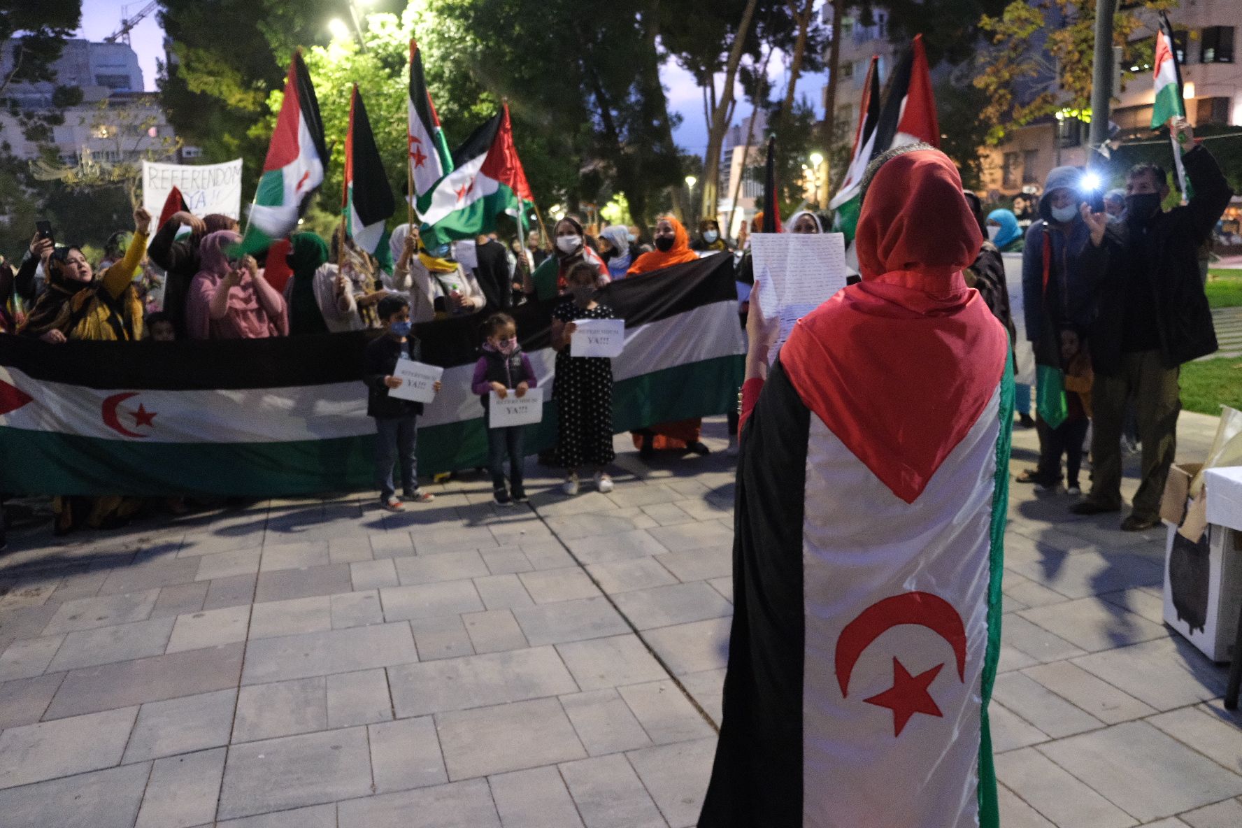 Un centenar de personas se concentra en Elda en apoyo al Pueblo Saharaui