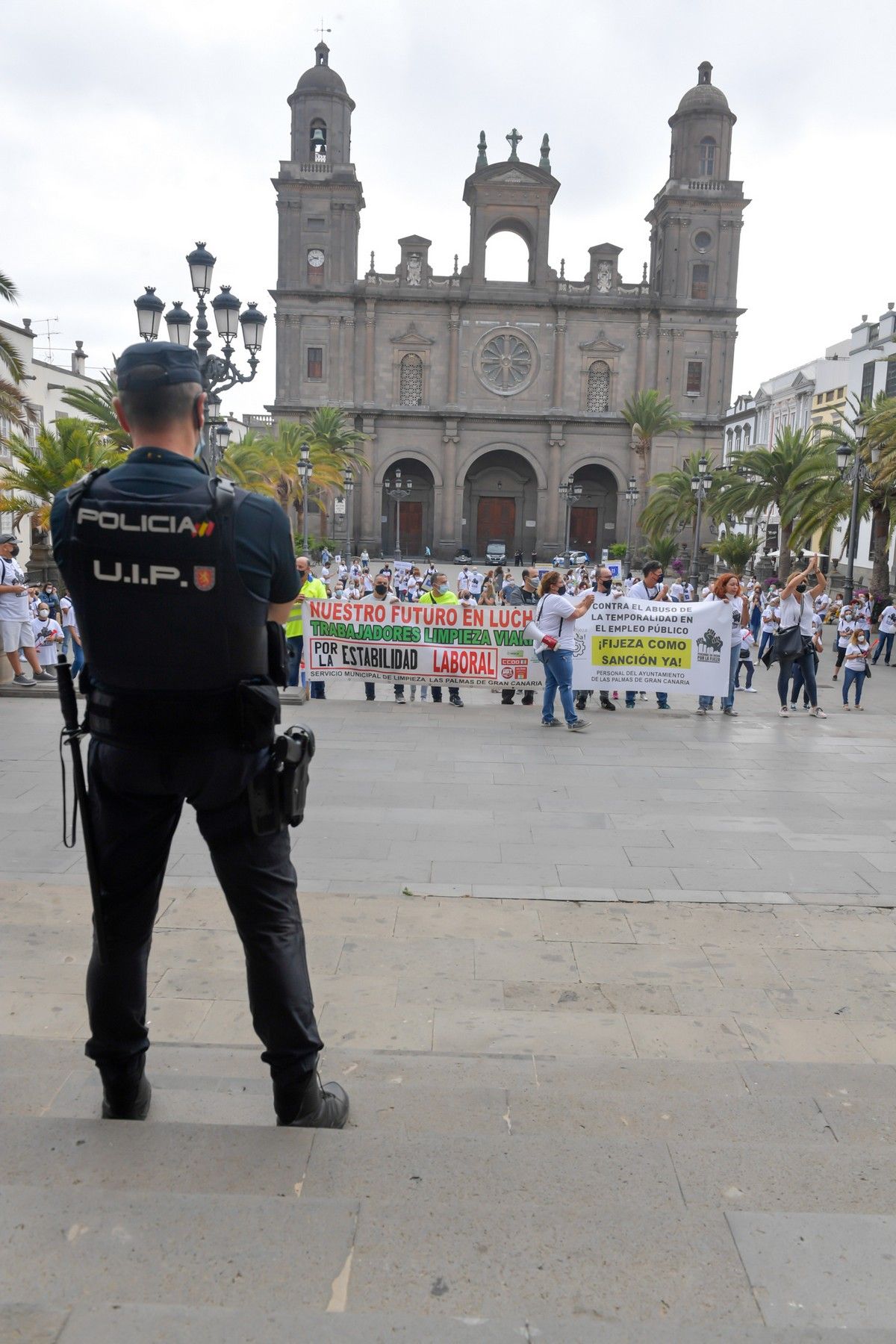 Manifestación de empleados municipales para exigir que los hagan fijos