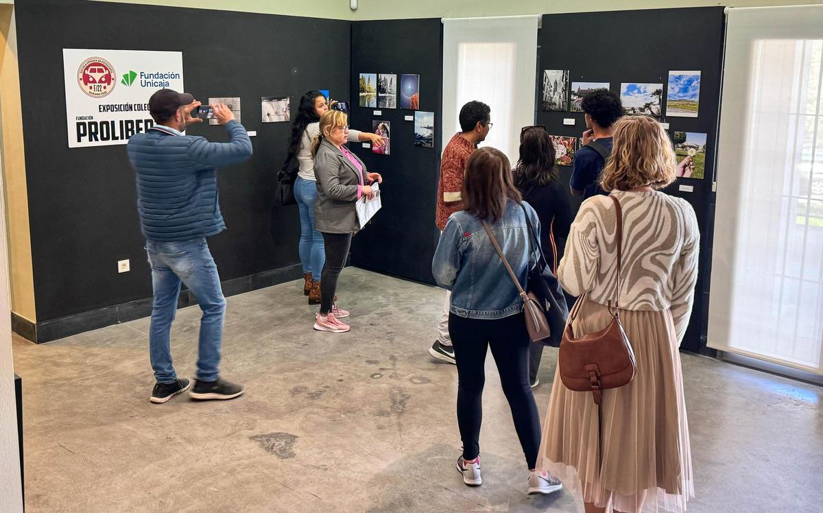 La exposición colectiva de los participantes en el taller fotográfico de la Escuela f22.