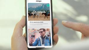 Airbnb prohíbe las cámaras de vigilancia en los interiores de los alojamientos.