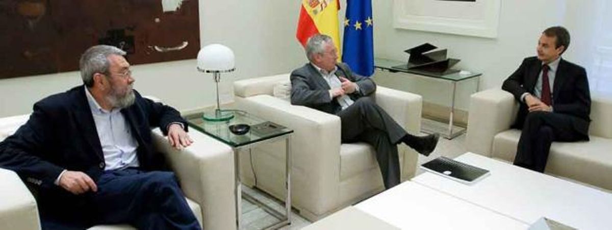 Los sindicatos rompen con Zapatero y llaman a una huelga general de los funcionarios en junio