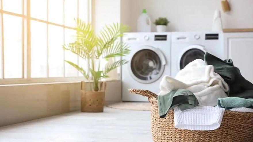 Adiós a la secadora: la cuchara para secar la ropa dentro de casa sin que haya humedad